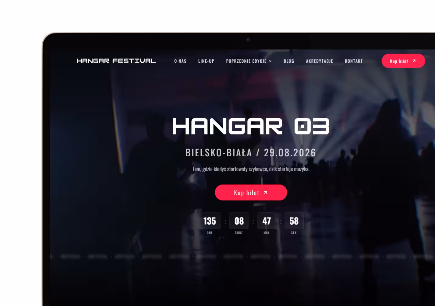 Hangar 03